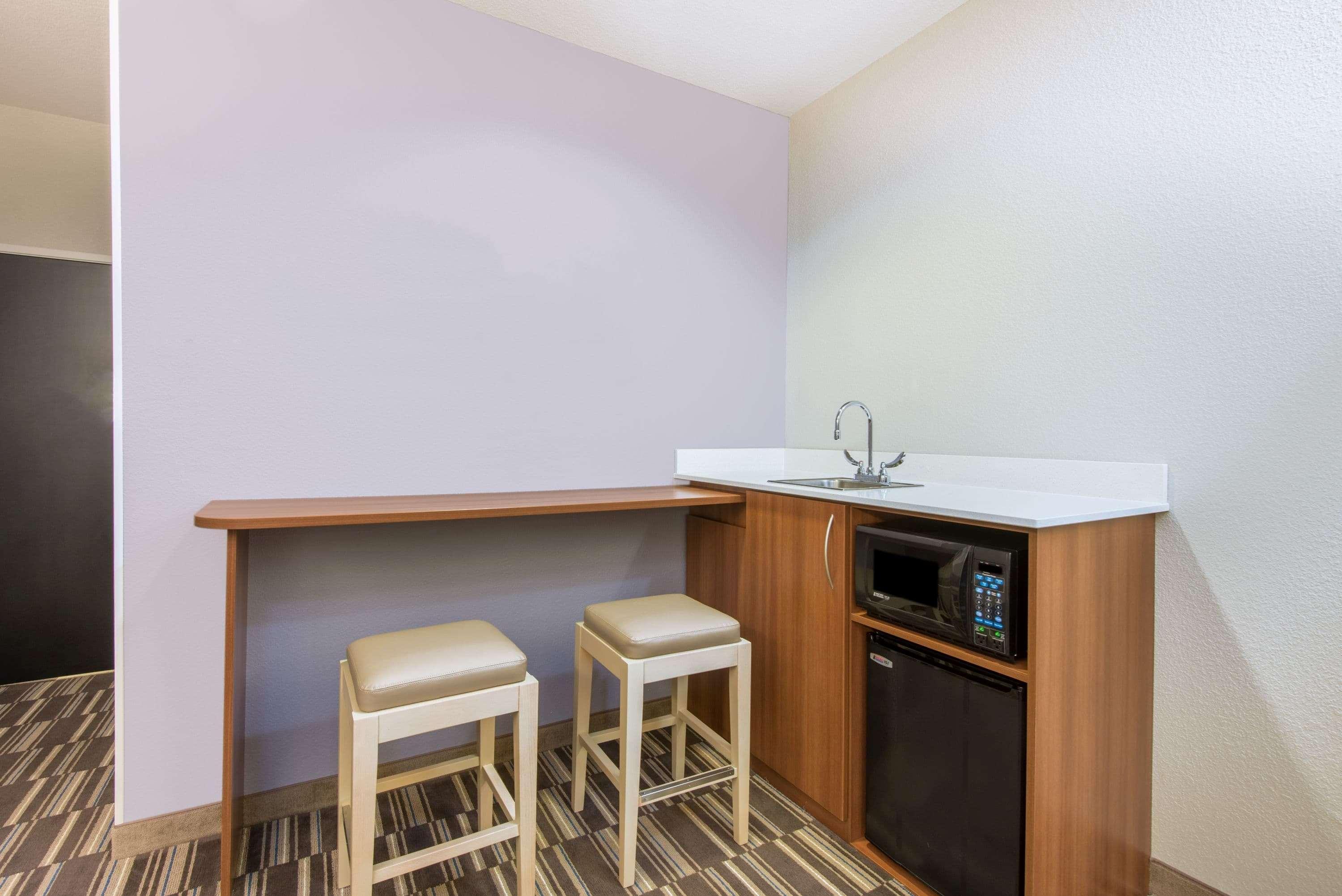 Microtel Inn & Suites By Wyndham Cadiz Eksteriør billede