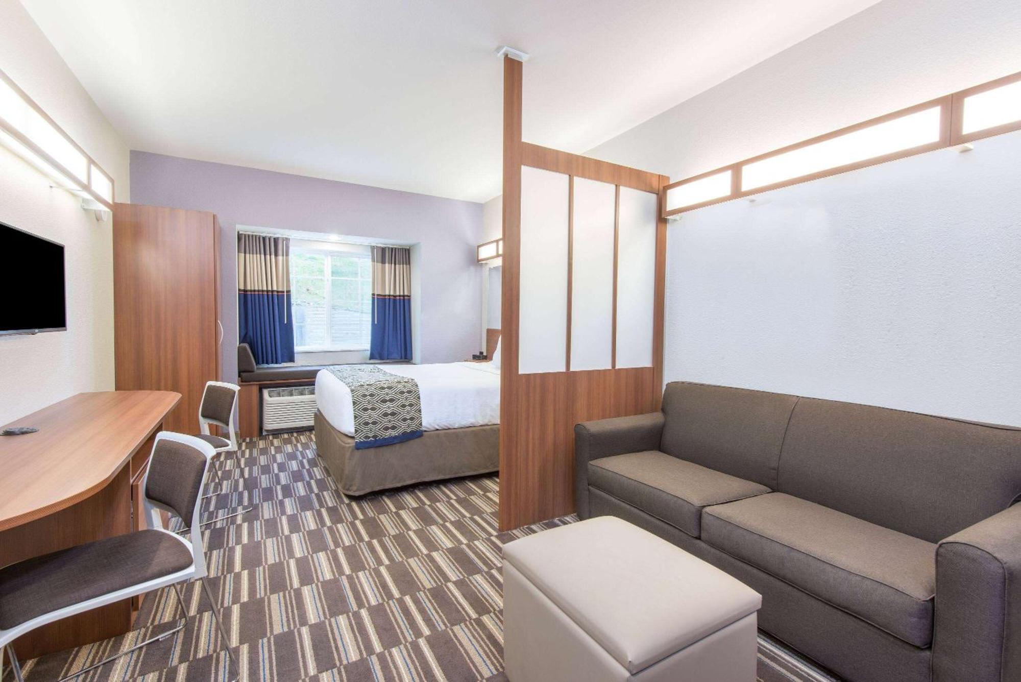 Microtel Inn & Suites By Wyndham Cadiz Eksteriør billede
